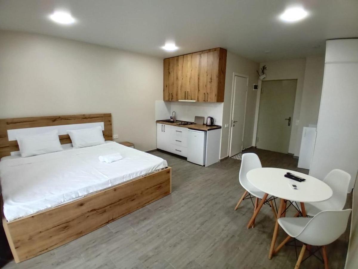 Central Park Apartment Батуми Экстерьер фото