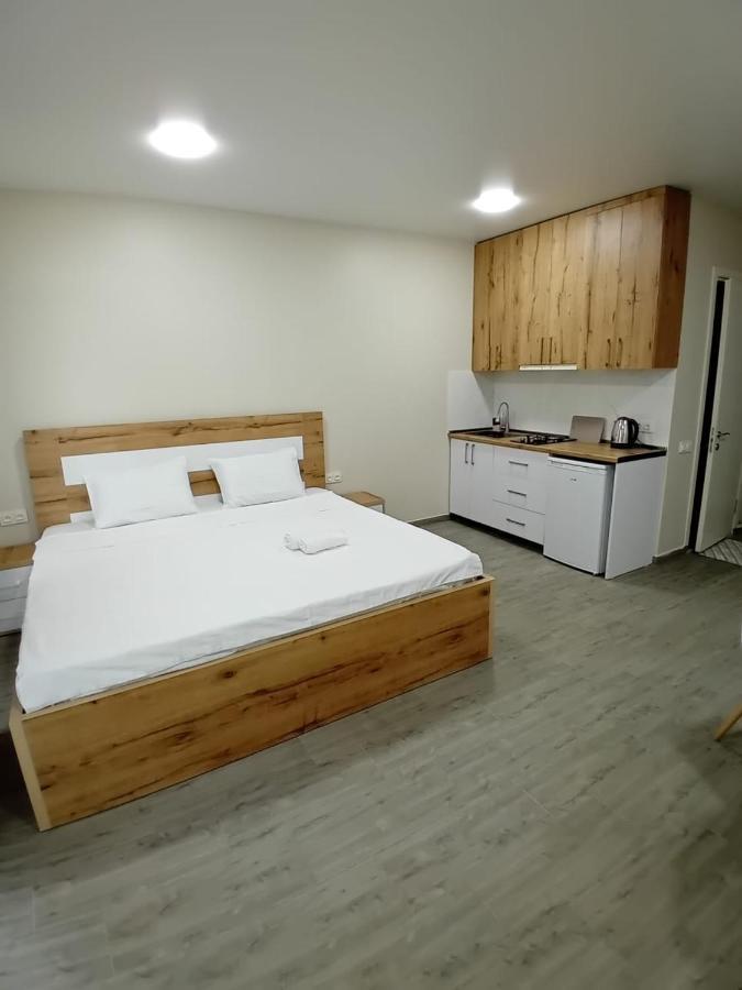 Central Park Apartment Батуми Экстерьер фото