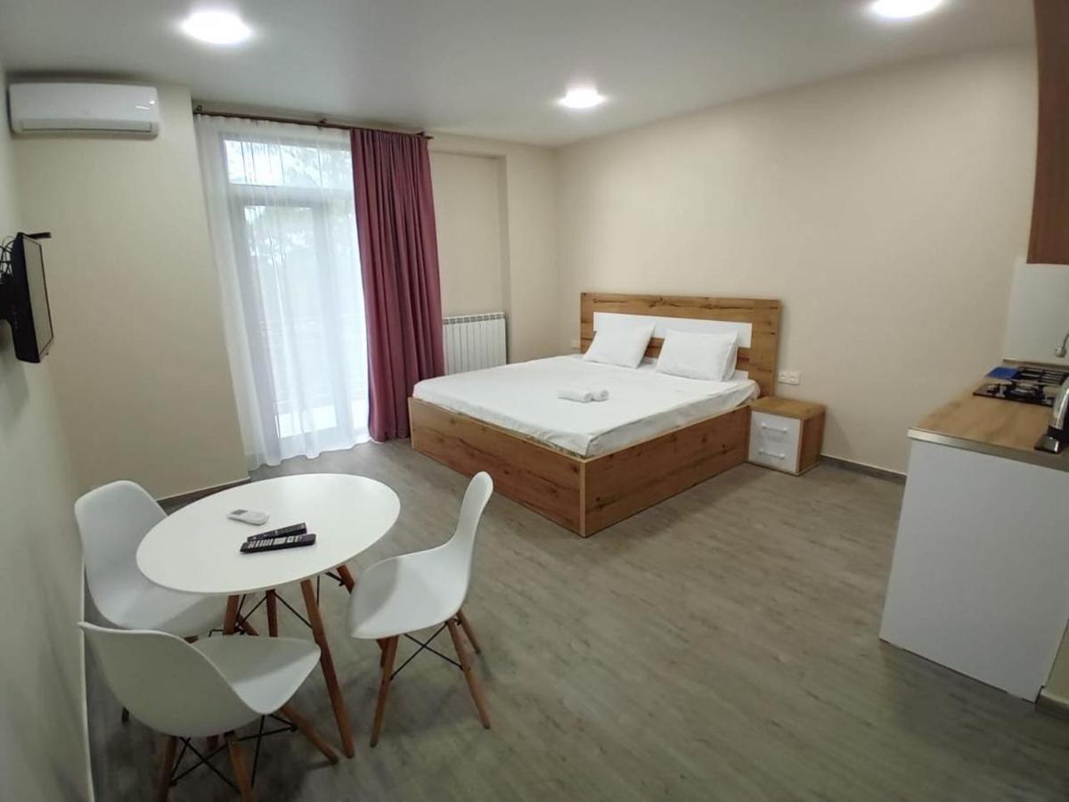 Central Park Apartment Батуми Экстерьер фото